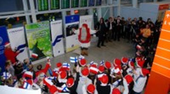 Święty Mikołaj na Lotnisku Chopina  Fot. S.Puczen