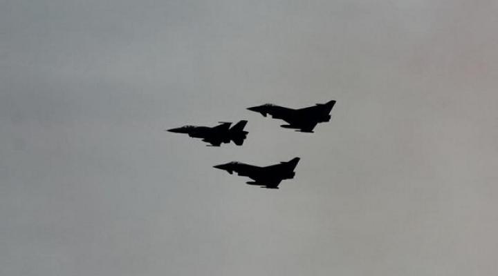 Defilada lotnicza podczas Szczytu NATO