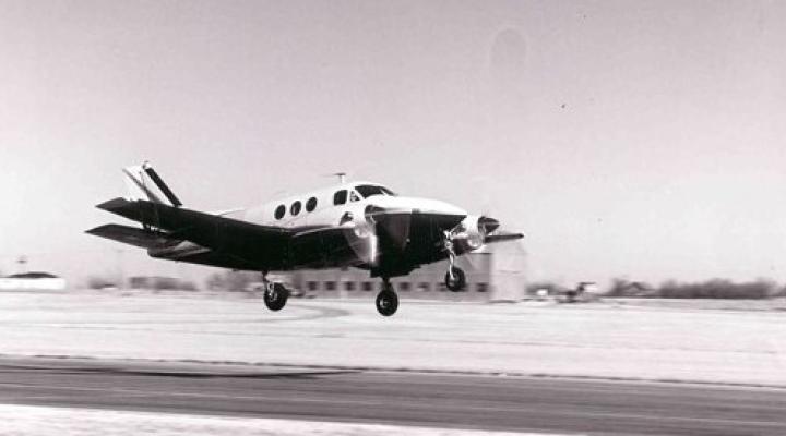 Pierwszy lot King Air Model 90