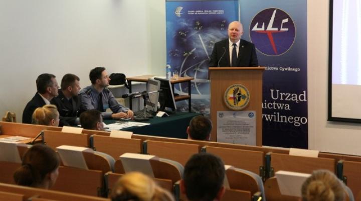 Konferencja naukowa „Lotnictwo cywilne i wojskowe w jednolitej europejskiej przestrzeni powietrznej” (fot. ulc.gov.pl)