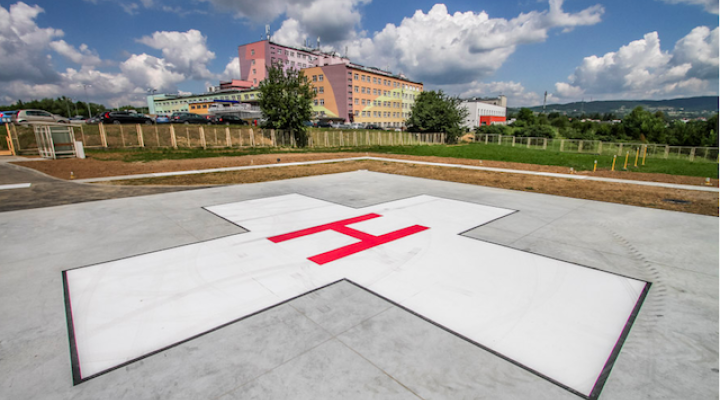 Lądowisko dla helikopterów przy szpitalu w Krośnia