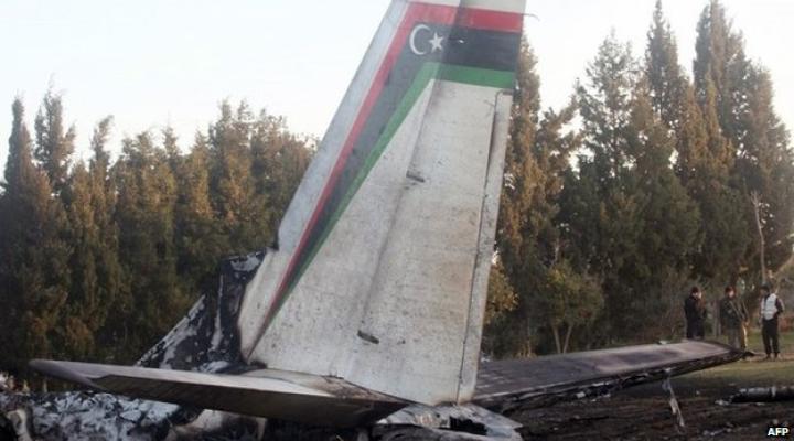 Libia: W okolicach Grombalii rozbił się samoloty sanitarno-wojskowy, 11 osób zginęło, fot. bbc.co.uk