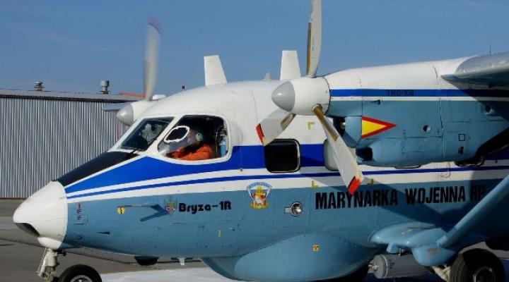Bryza i Mi-2 nad poligonem w Ustce