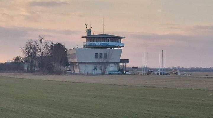 Lotnisko w Turbi, fot. sztafeta.pl