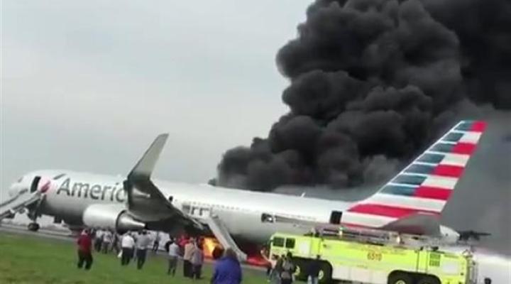 Pożar B763 na lotnisku w Chicago