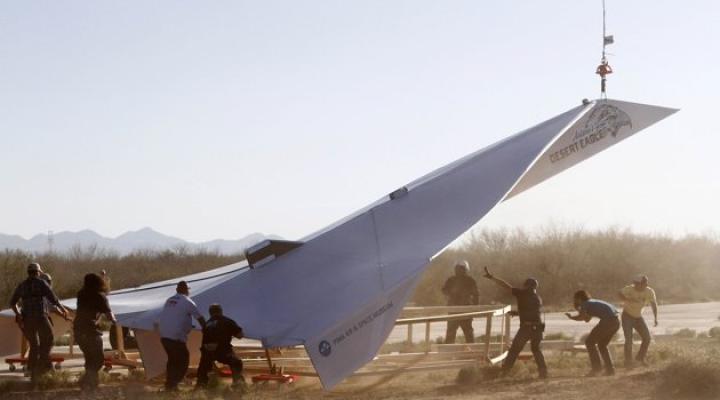 14 m samolot z papieru