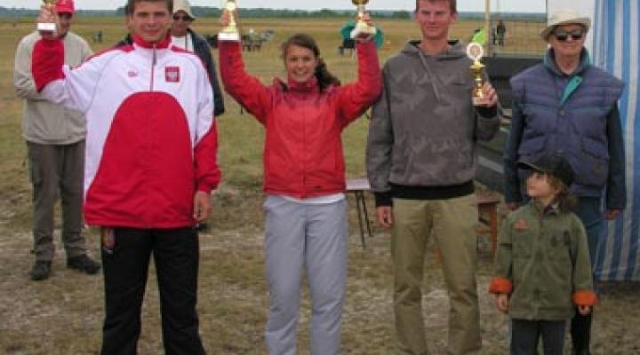 Podium F1A juniorów: Maciej Krupa (POL) - 2m; Tereza Vosejpkova (CZE) - 1m; Matej Betak (SVK) - 3m/ fot. H. Krupa 