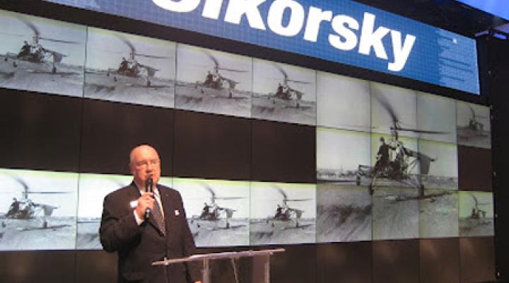 Sergei Sikorsy opowiada o swoim ojcu i jego locie pierwszym w historii działającym śmigłowcem/ fot. targikielce.pl