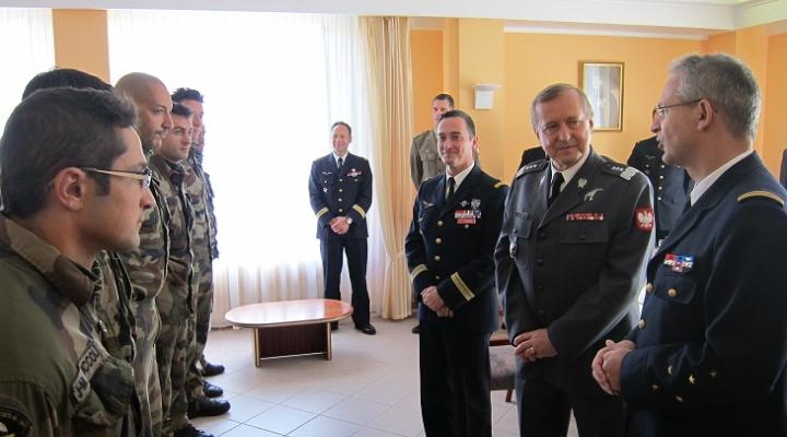 DSP: Współpraca z Siłami Powietrznymi Francji 
