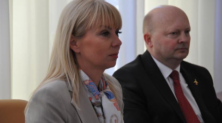 Wicepremier Elżbieta Bieńkowska oraz Prezes Urzędu Lotnictwa Cywilnego Piotr Ołowski
