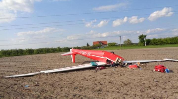 Wypadek szybowca w powiecie pińczowskim (fot. psppinczow.pl)