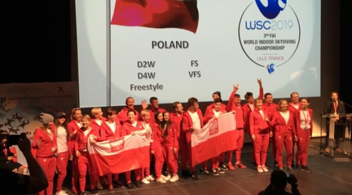 Polska ekipa na Mistrzostwach Świata w lataniu w tunelu aerodynamicznym (fot. aeroklub-polski.pl)