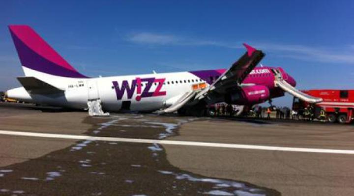 Awaryjne lądowanie A320 linii WizzAir w Rzymie
