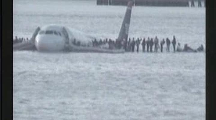 Ewakuacja z samolotu A320, na rzece Hudson