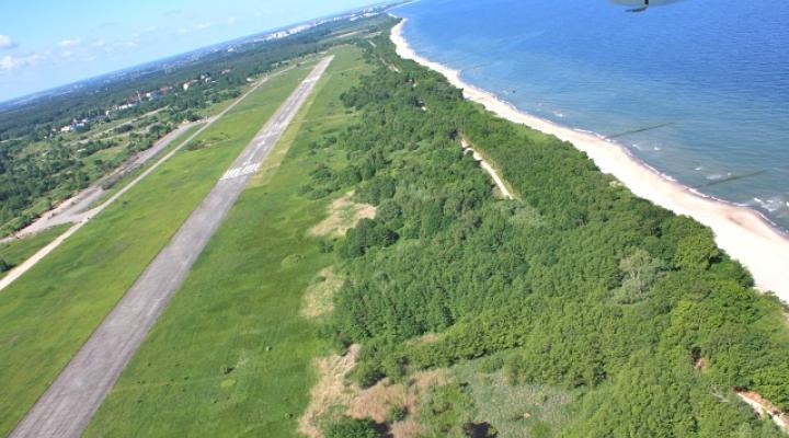 Lotnisko Kołobrzeg Bagicz - widok sprzed rozpoczęcia prac budowlanych