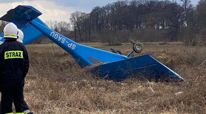 Wypadek samolotu Aeroprakt-22L2 w Woli Rogowskiej (fot. Wola Rogowska/Facebook)
