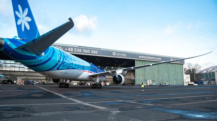 B787 należący do linii Air Tahiti Nui - obsługa w LOTAMS (fot. J. Borek / LOTAMS)