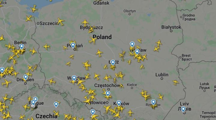 Polska przestrzeń powietrzna - wizualizacja Flightradar24