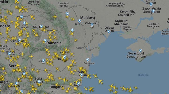 Ruch lotniczy w rejonie Morza Czarnego (fot. flightradar24.com)