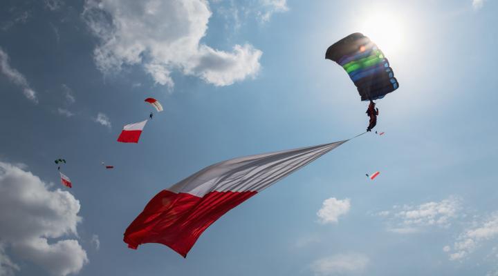 Defilada Flagowa na Dzień Flagi (fot. Daniel Puciłowski)