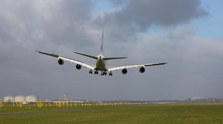 Lądowanie podczas silnego wiatru, fot. Schiphol Airport