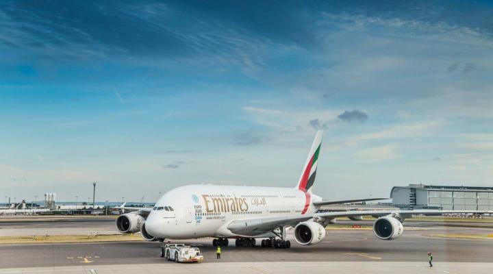 A380 linii Emirates na lotnisku (fot. Heathrow Airport, Facebook)