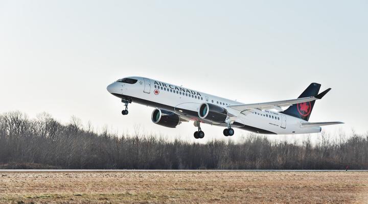 A220-300 linii Air Canada - start (fot. Airbus)