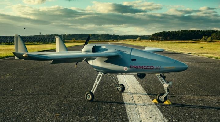 Primoco One 150 UAV produkowany przez firmę Primoco UAV na lotnisku (fot. Primoco UAV)