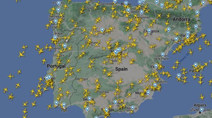 Ruch lotniczy nad Hiszpanią (fot. flightradar24.com)