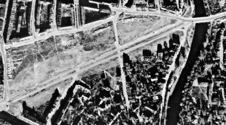 Budowa lotniska na Placy Grunwaldzkim, fot. tuwroclaw