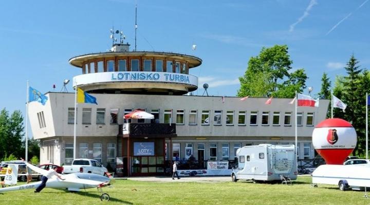Budynek aeroklubowy lotniska w Stalowej Woli, fot. stalowemiasto
