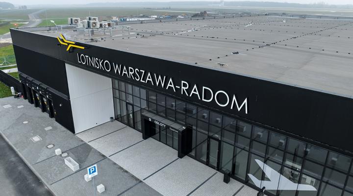 Lotnisko Warszawa-Radom - terminal z góry (fot. Mirbud)