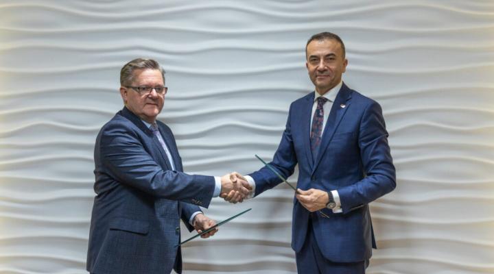 Podpisano porozumienie o współpracy PANS z II LO w Chełmie w zakresie edukacji lotniczej (fot. PANS w Chełmie)