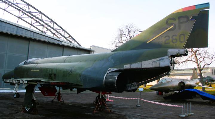 F-4E "Phantom" - nowy eksponat w Muzeum Lotnictwa Polskiego w Krakowie (fot. muzeumlotnictwa.pl)5