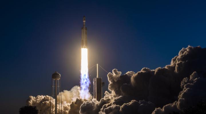 Start rakiety Falcon Heavy w piątej misji kosmicznej nazwanej USSF-67 (fot. SpaceX, Twitter)