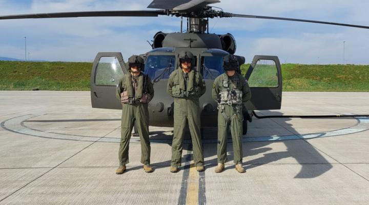 UH-60M Black Hawk Chorwackich Sił Powietrznych i załoga (fot. Ministerstwo Obrony Republiki Chorwacji)