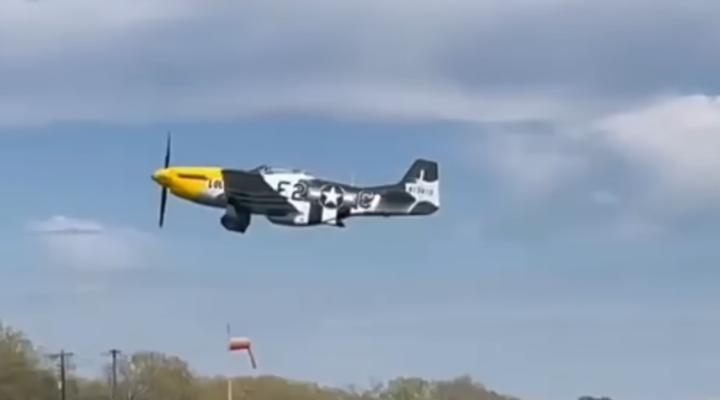 Mustang P-51D podczas awaryjnego lądowania