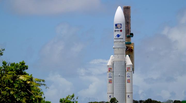 Rakieta Ariane 5 do lotu VA260 przewożąca statek kosmiczny ESA Juice (fot. ESA, S. Corvaja, Facebook)