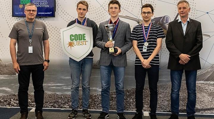 Uczniowie z Tarnowa i Dębicy zwyciężyli w konkursie programowania Lockheed Martin Code Quest (fot. PZL Mielec)