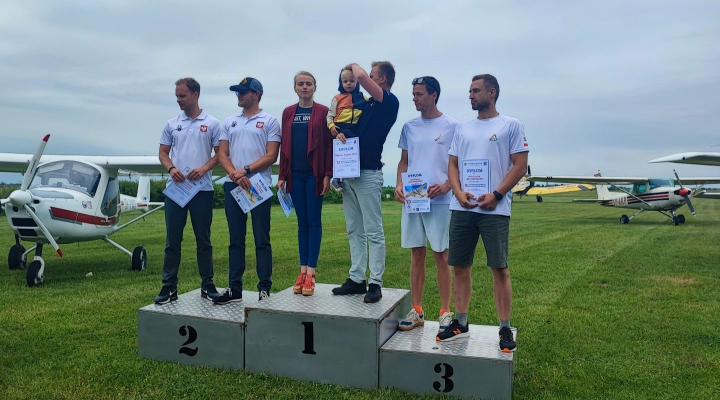 13. Rajdowe Mistrzostwa Polski w Rudnikach - podium (fot. Aeroklub Częstochowski)