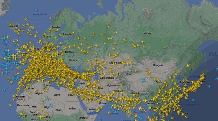 Ruch lotniczy nad Rosją i Chinami (fot. flightradar24.com)
