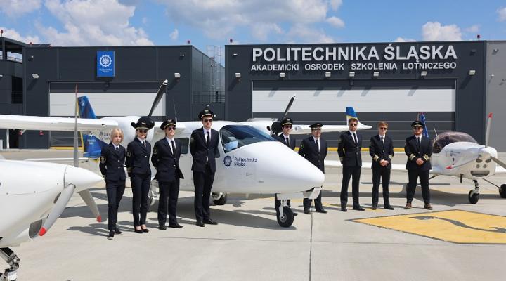 Nowe hangary Politechniki Śląskiej na lotnisku w Gliwicach (fot. Politechnika Śląska)