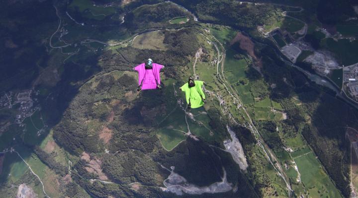 Skoczkowie wingsuit, fot. aerotime