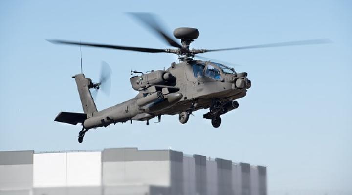 AH-64E Apache w locie (fot. Boeing)