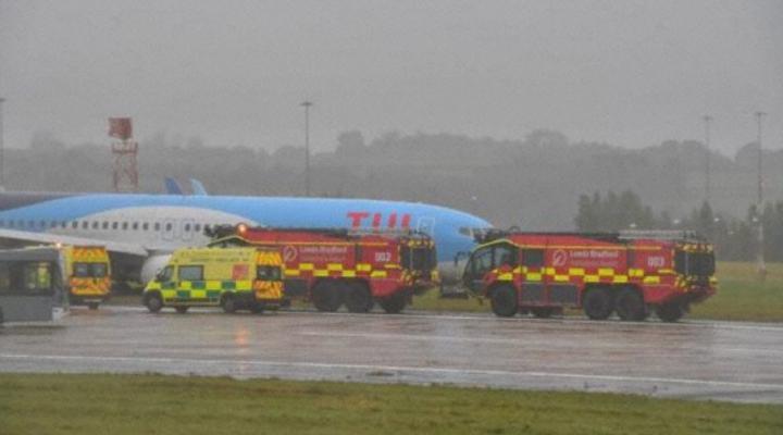 B738 TUI Airways po wypadnięciu z pasa w Leeds, fot. avherald