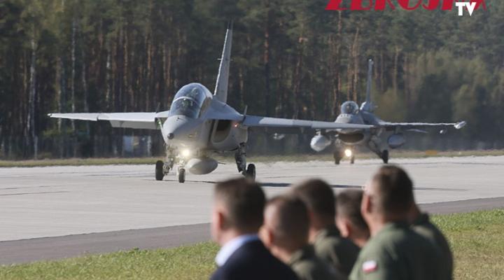F-16 i  M-346 Bielik na drodze podczas ćwiczenia "Route 604" (fot. Michał Niwicz)
