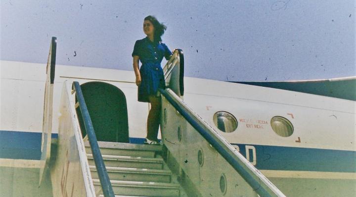 Małgorzata Nowotnik na trapie przy samolocie (fot. Archiwum prywatne)