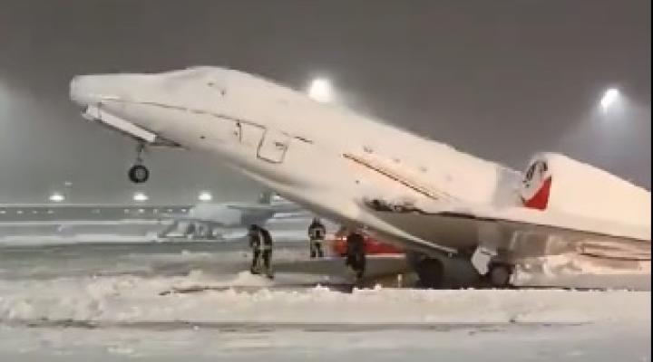 Atak zimy na lotnisku w Monachium