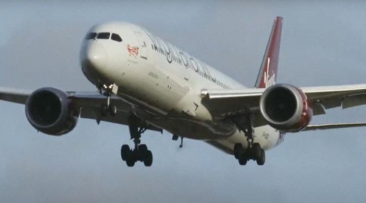 B789 Virgin Atlantic na podejściu do Heathrow z aktywowaną RAM, fot. avherald
