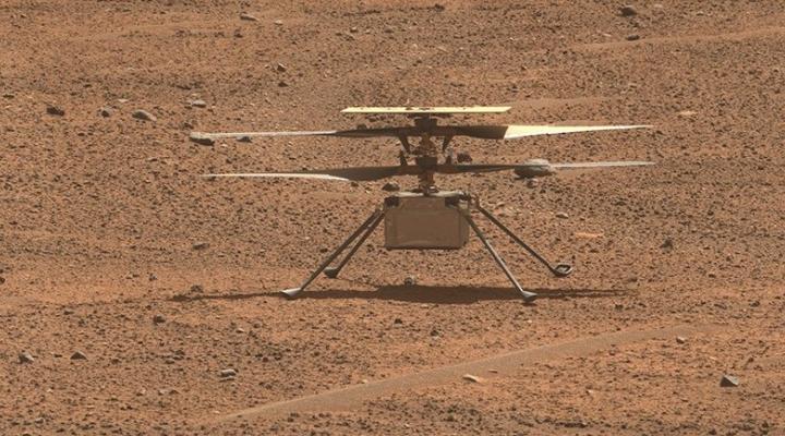Marsjański helikopter Ingenuity (fot. JPL, Caltech-ASU, MSSS)
